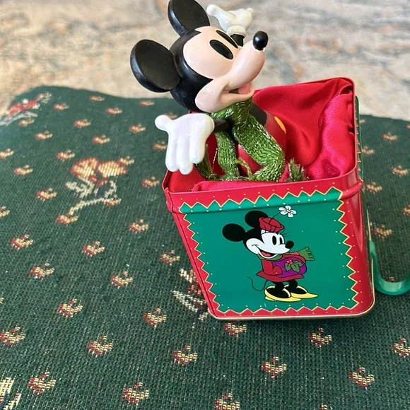 Disney’s Disney’s store exclusive Mickey in the box stocking holder - Picture 3 of 8